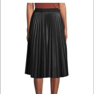 Calvin Klein Black Pleated Faux Leather Skirt in Size S/M